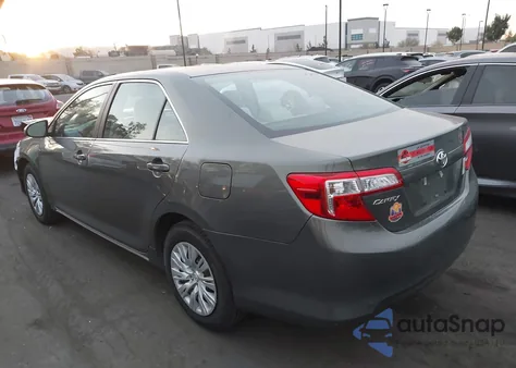 2013 Toyota Camry Le z USA, uszkodzony, nr VIN 4T1BF1FK3DU669041